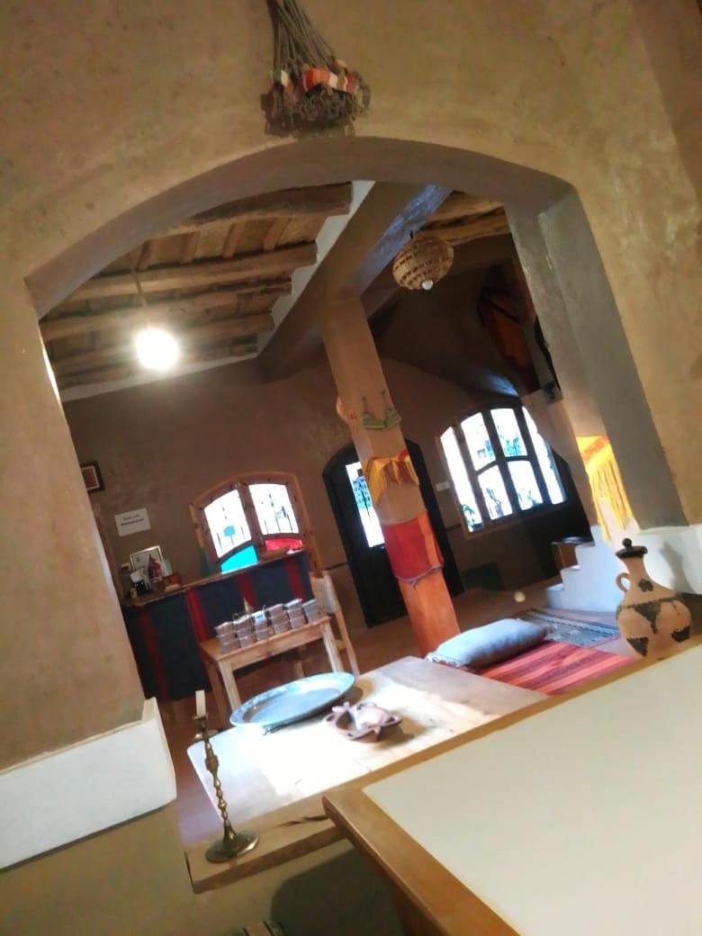 Отель Riad Pizzeria Marhaba Akhendachou n'Ait Ouffi Экстерьер фото