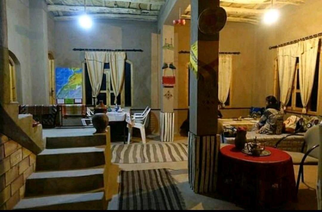 Отель Riad Pizzeria Marhaba Akhendachou n'Ait Ouffi Экстерьер фото